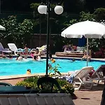 Thaire Hotel