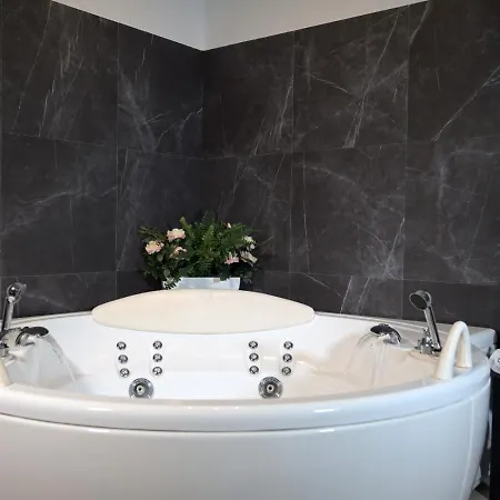 Hotel Thairè 2*