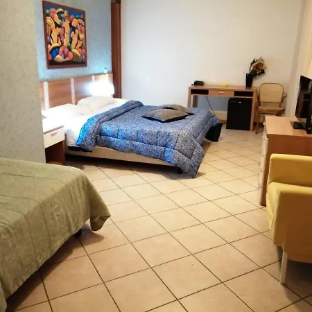 Hotel Thairè 2*
