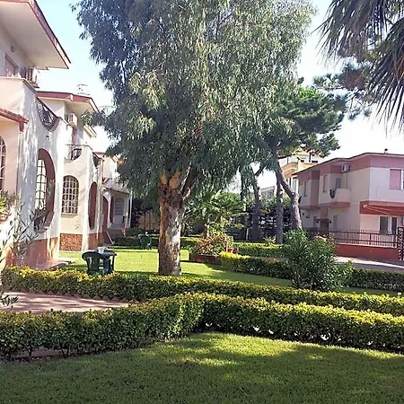Thaire Hotel