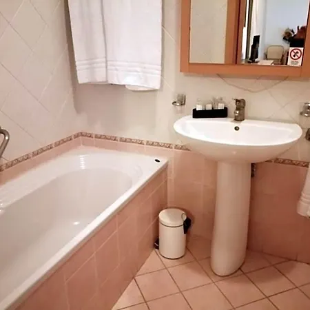 Hotel Thaire