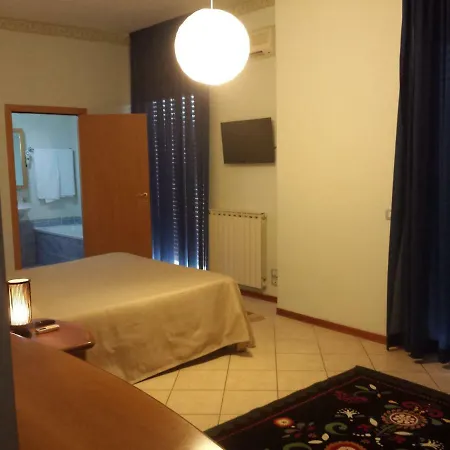 Hotel Thairè 2*